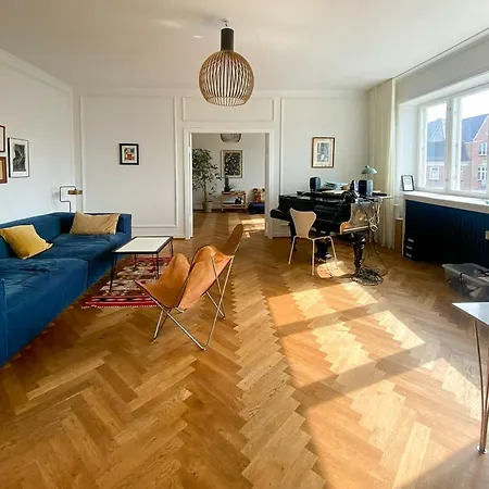 Bright Flat With Views In Christianshavn *